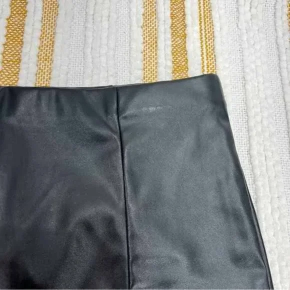 Women's black leather skirt - Picture 7 of 9